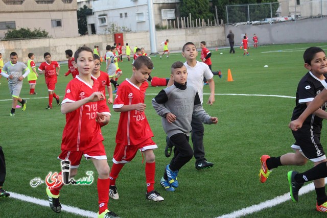 فيديو: قفزوا كالغزلان والفرحة والدموع تغمران شاكرين الرحمن وابو العبد بالحسبان في افتتاح ملعبهم الخضراوان   